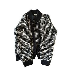 Beautiful Italian black and white sweater size L Cocogio button down sweater